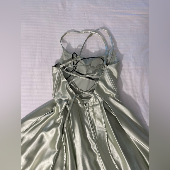 Speechless Women’s Green Pocketed Lace Up Back Satin Spaghetti Strap - Picture 4 of 9